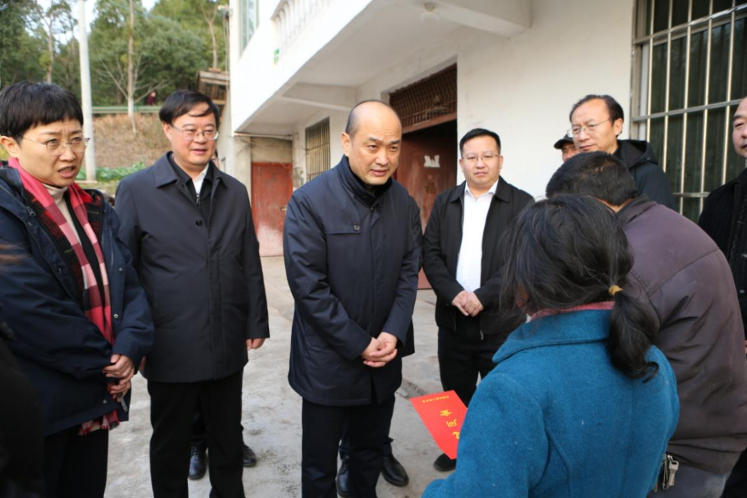中国残联党组成员、副理事长胡向阳赴四川调研残疾人工作并走访慰问困难残疾人